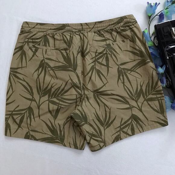 Lands' End NWT Khaki Palm Pull On Shorts Men Various - Picture 5 of 10